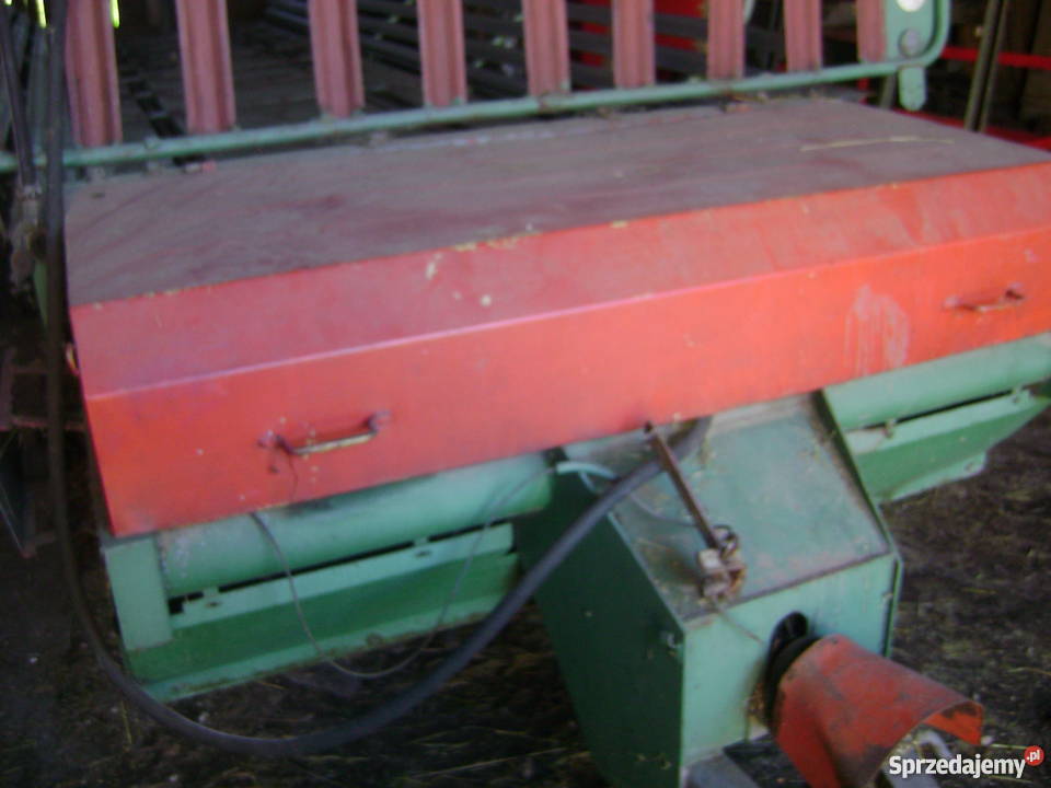 Przyczepa samozbierająca Agromet T050