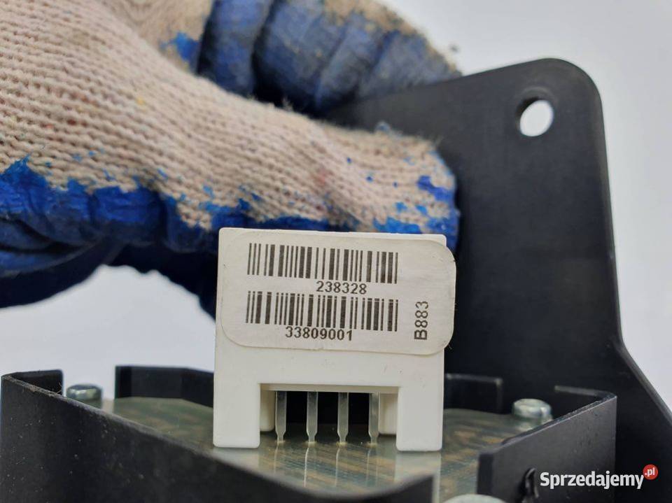 PRZYCISK MASERATI QUATTROPORTE S 238328 kujawsko-pomorskie Lipno