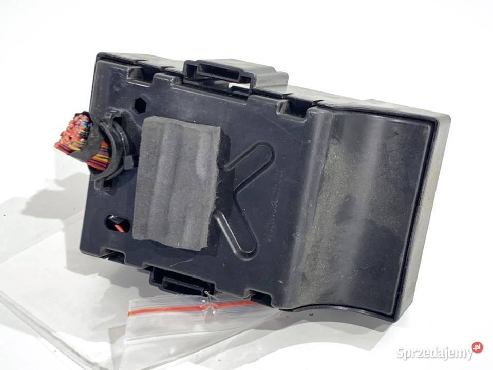 SKRZYNKA BEZPIECZNIKÓW OPEL CORSA E Hatchback 14