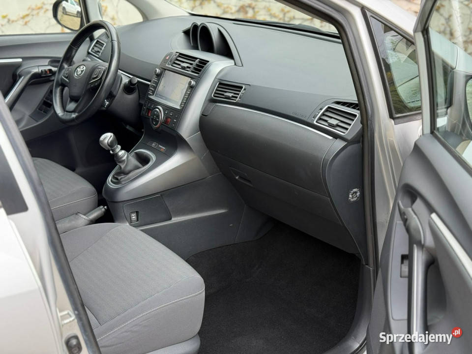 Toyota Verso 18 VVTi Dynamic Rok produkcji 2017 śląskie Tarnowskie Góry