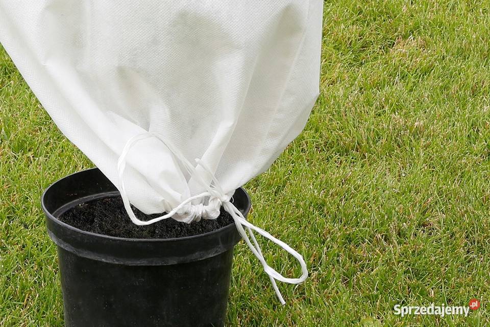 Ochronny KAPTUR z AGROWLOKNINY roślin osłona mazowieckie Cieśle