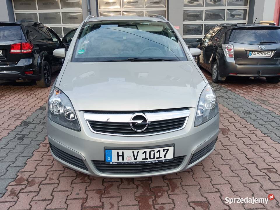 Opel Zafira B 7 osobowa gaz CNG hak holowniczy 94KM