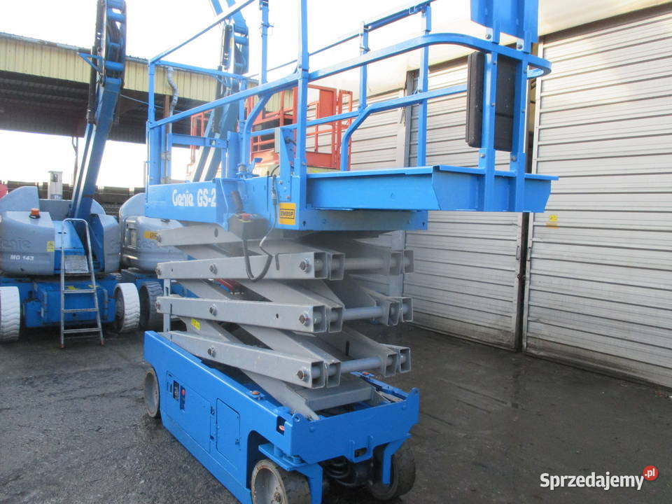 Podnośnik nożycowy podest ruchomy 12 m Genie Pleszew