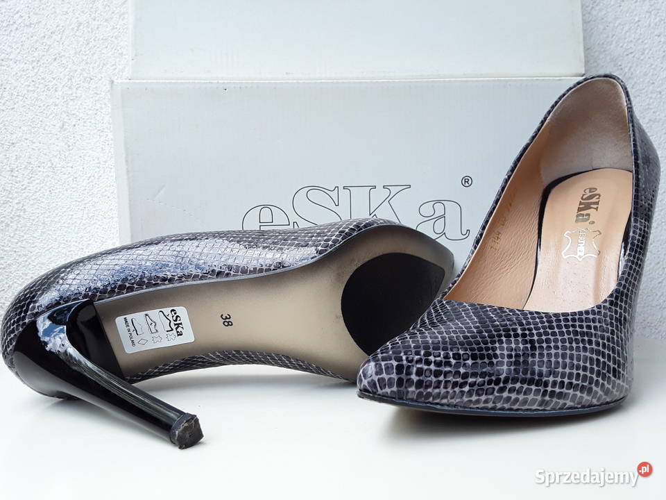 Skórzane lakierowane szpilki r38