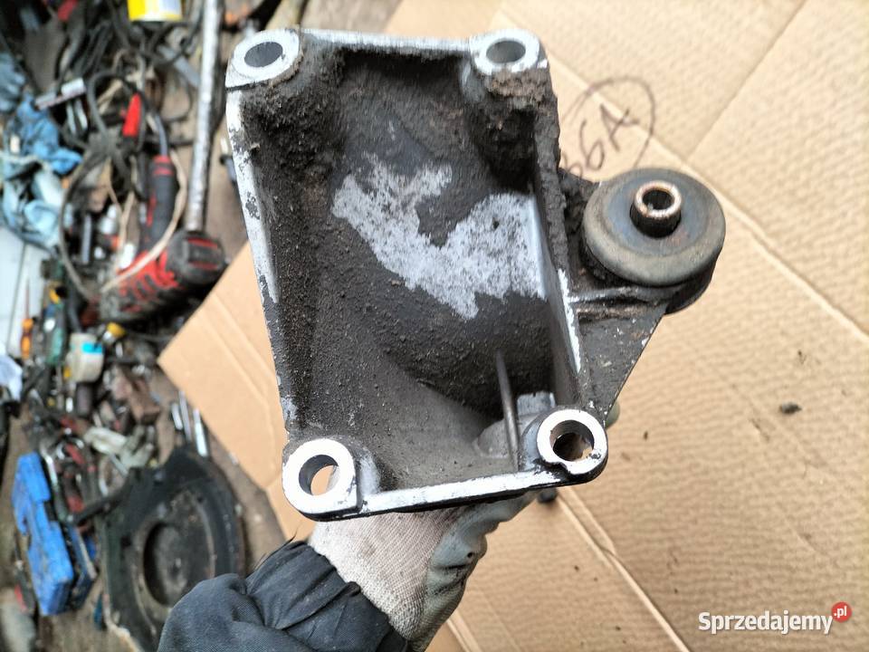 AUDI 80 B4 80B4 19 D TD TDI 853399114 ŁAPA Kamień-Kolonia