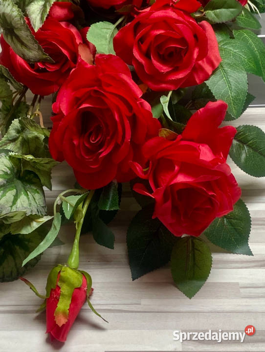 Kompozycja kwiaty sztuczne cmentarz