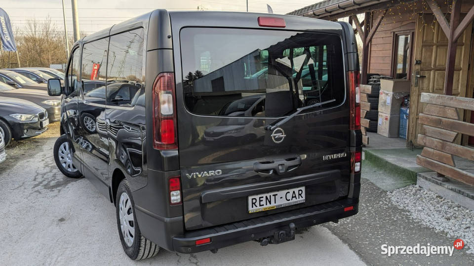 Opel Vivaro BUS 8Osób 16D125OPŁACONYBezwypadkowy garażowany Częstochowa sprzedam