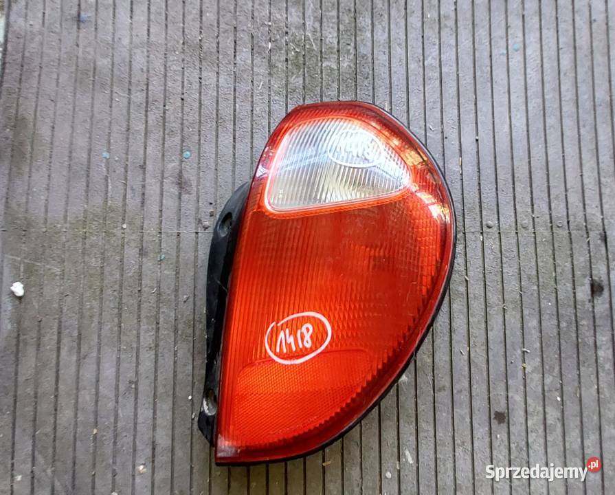 Daihatsu sirion 1999 2000 2002 lampa tył tylna Byków