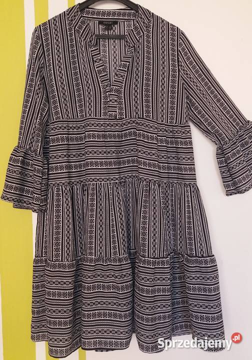 L44 Nowa sukienka z falban Esmara Z falbankami  śląskie Gliwice sprzedam