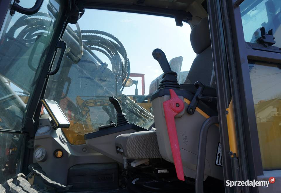 Koparka gąsienicowa Volvo EC 235L 2016 Jeziorko