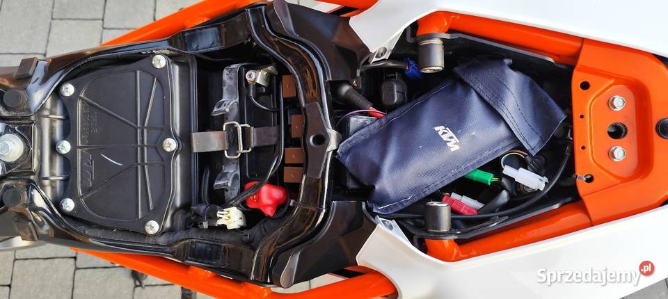 KTM DUKE 125 nowy idealny 7336 przebiegu stan Staszów sprzedam