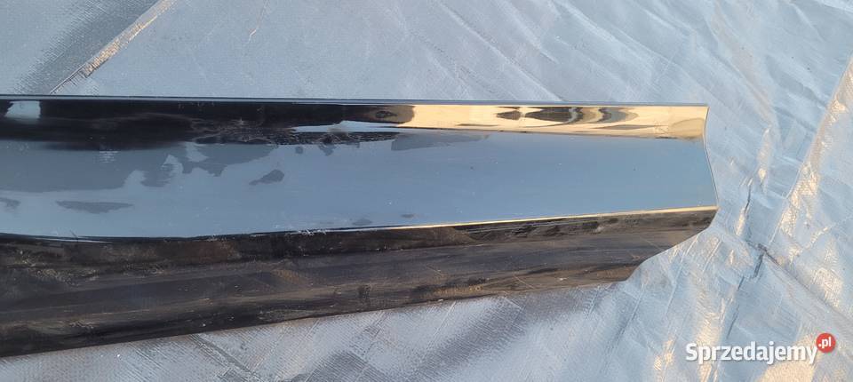 VOLVO XC60 II LISTWA DRZWI PRAWY TYŁ osobowe Karoseria