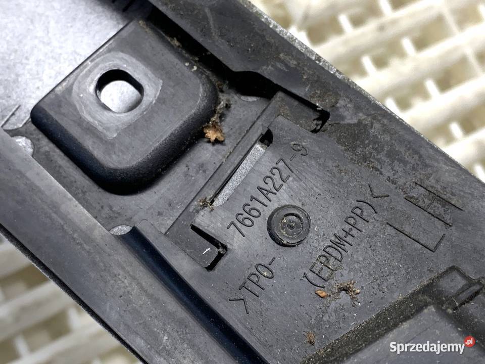 RELINGI DACHOWE KOMPLET MITSUBISHI OUTLANDER III osobowe