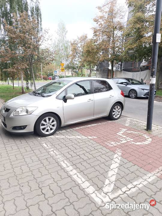 Toyota Auris 14 VVTi 97 LPG automat klima