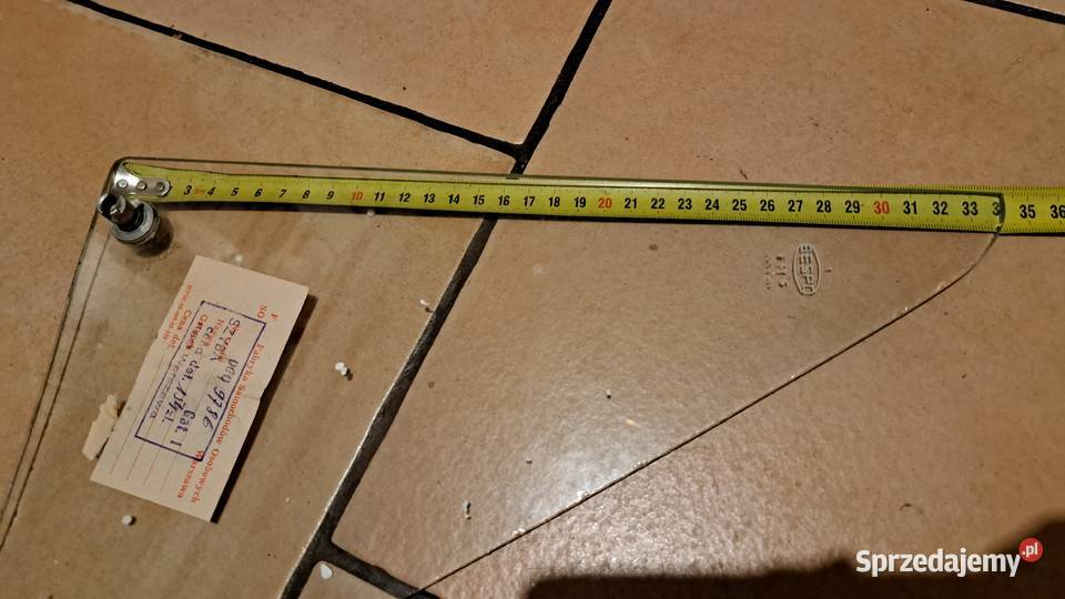 szyba trójkątna w drzwi Fiat 125p ST