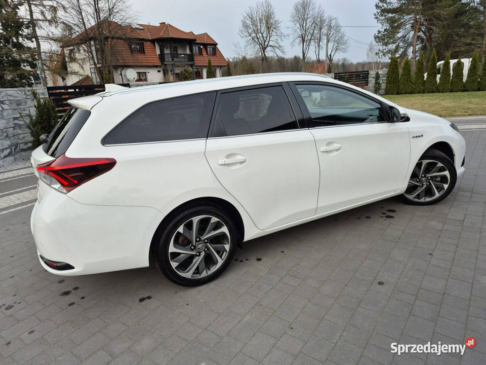 Toyota Auris 18 hybrid climatronic kamera grzane Motoryzacja Drelów
