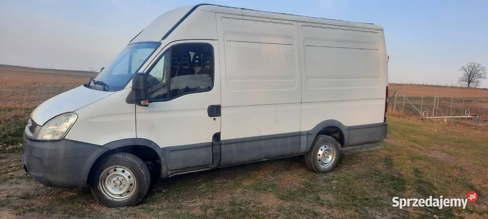 Iveco Daily Lift 2011r Wysoki Średni 23d hak Świdnica