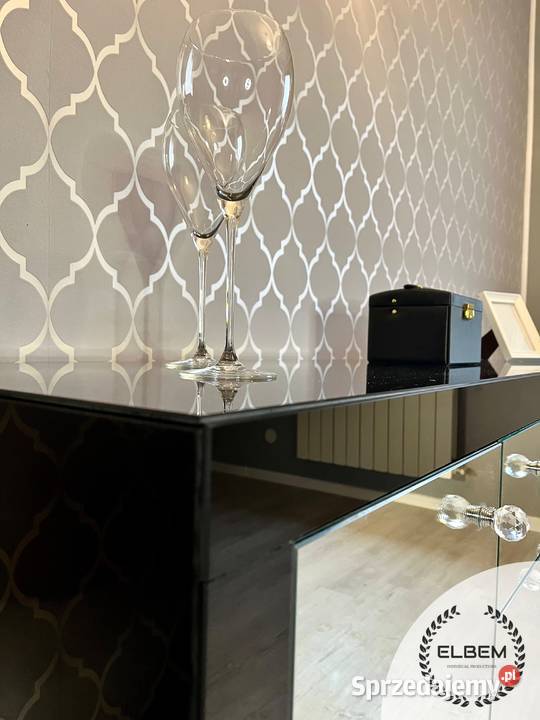 Szklana czarna komoda lustrzany front Glamour Szczecin