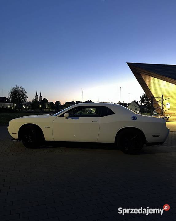 Dodge challenger full ewentualna zamiana 73000km Augustów