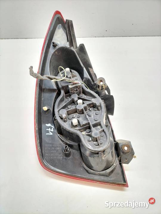 LAMPA TYŁ PRAWA 5D HB P12 Nissan Primera III osobowe