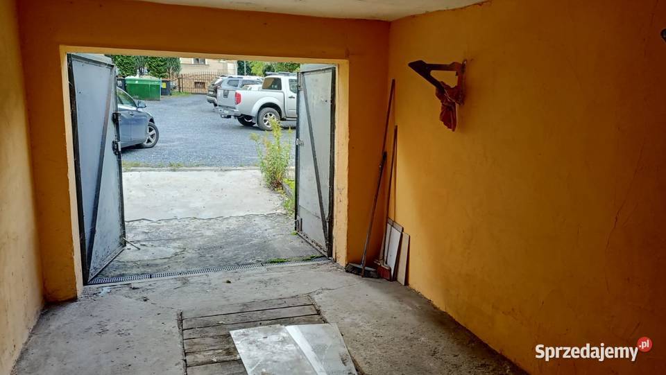 Sprzedam garaż