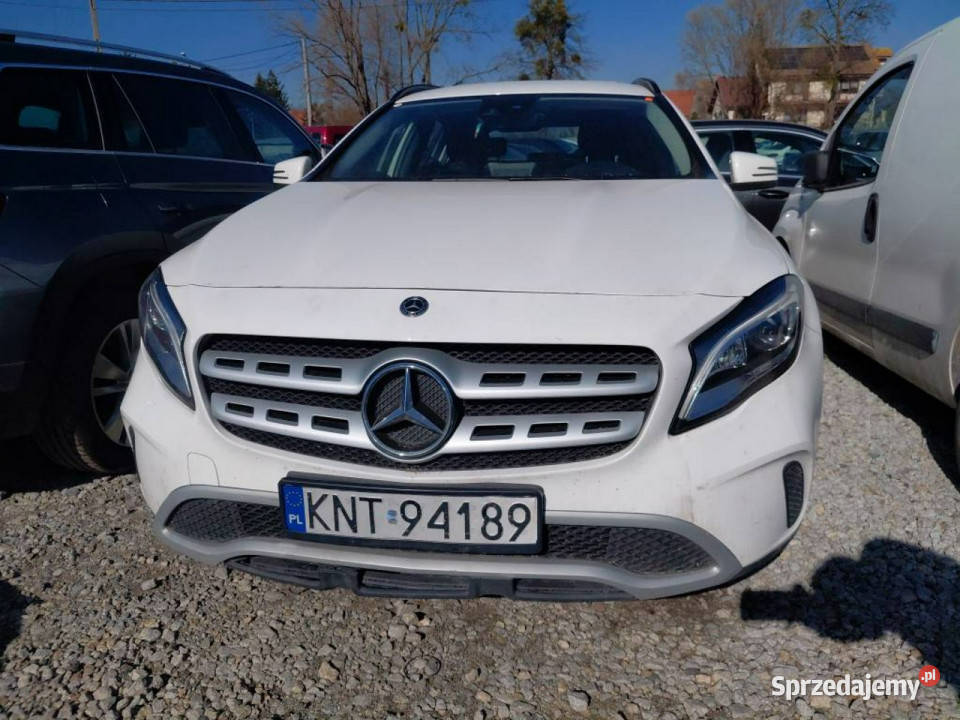 Mercedes GLA 180 Komorniki