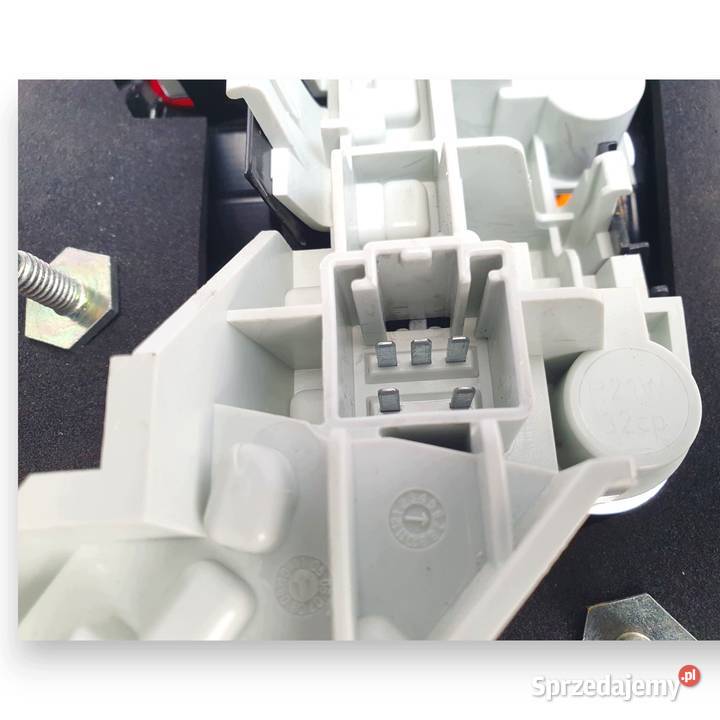LAMPA PRAWA Volvo V50 I LIFT 20072012 tylna Chełm
