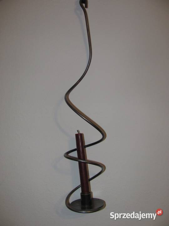 świecznik metalowy wiszący spiralny