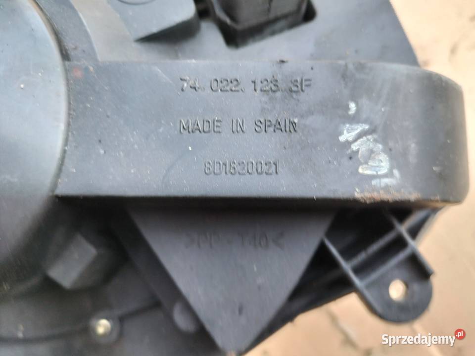 VOLKSWAGEN PASSAT B5 FL 740221233F 8D1820021 Kamień-Kolonia