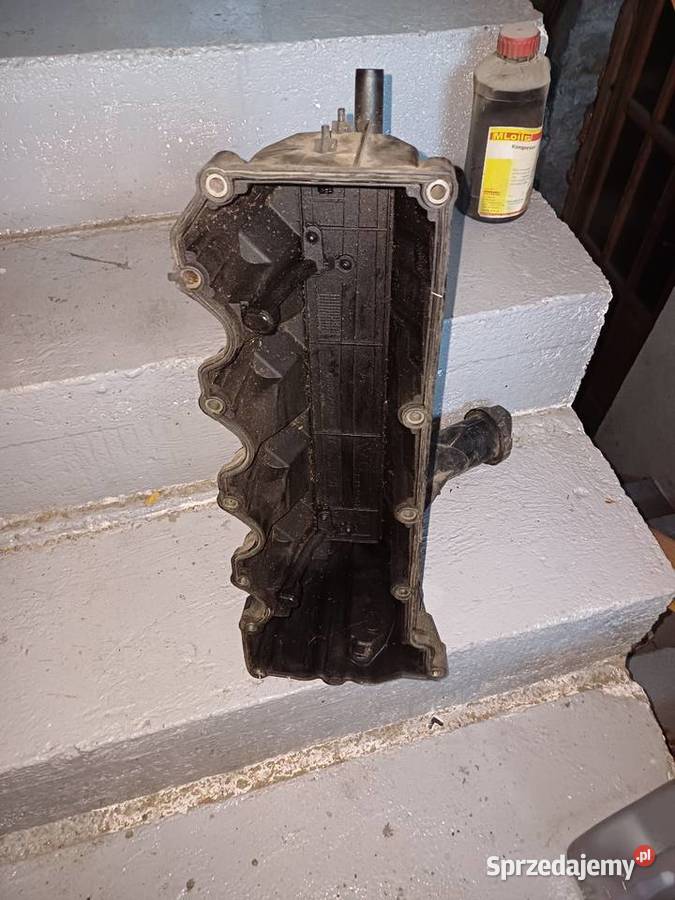 Pokrywa zaworów Mercedes A klasa w 168 osobowe Części montażowe pomorskie sprzedam