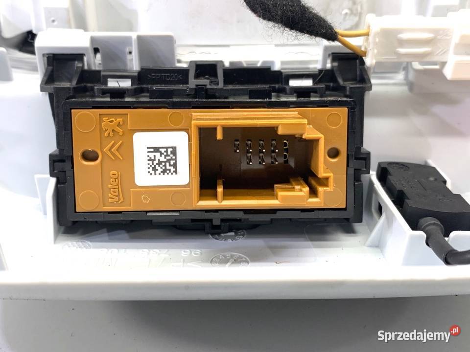 LAMPA SUFITOWA PEUGEOT 2008 I Hatchback WNĘTRZA podkarpackie sprzedam
