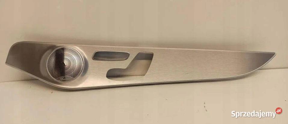 DEKOR LISTWA DRZWI PRAWY PRZÓD W205