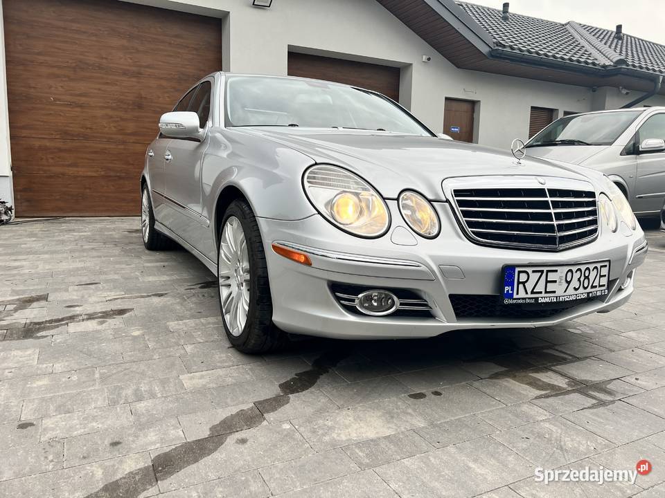 MercedesBenz Klasa E E 550 AVANTGARDE isofix