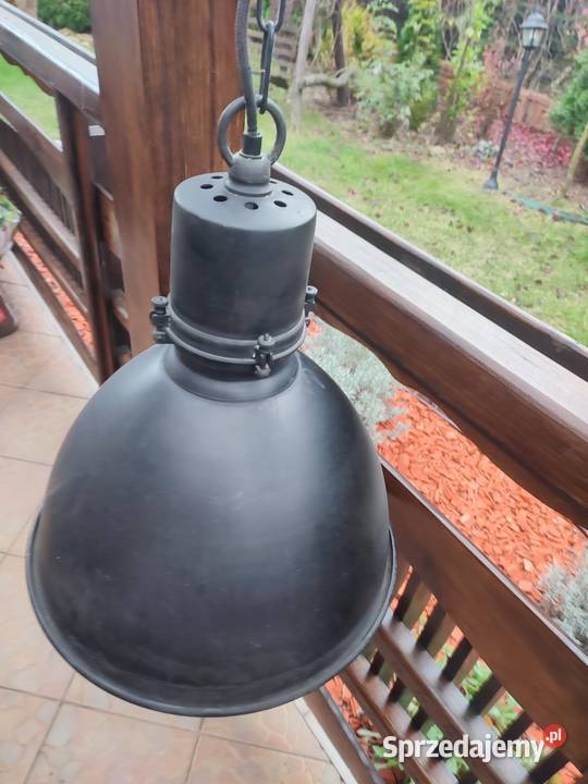 Metalowe lampy wiszące