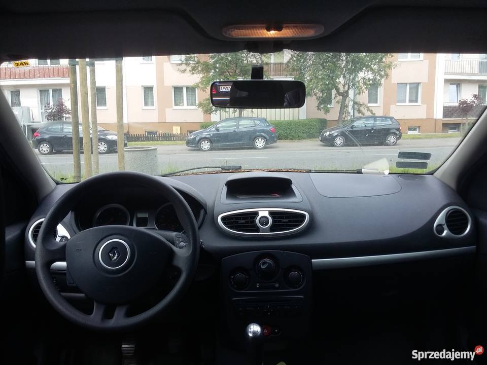 Renault Clio Kombi 2010 poleasingowy usterka Rok produkcji 2010 mazowieckie Warszawa