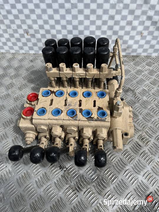 Rozdzielacz hydrauliczny 6sekcyjny manualny Rozdzielacze Chojnice
