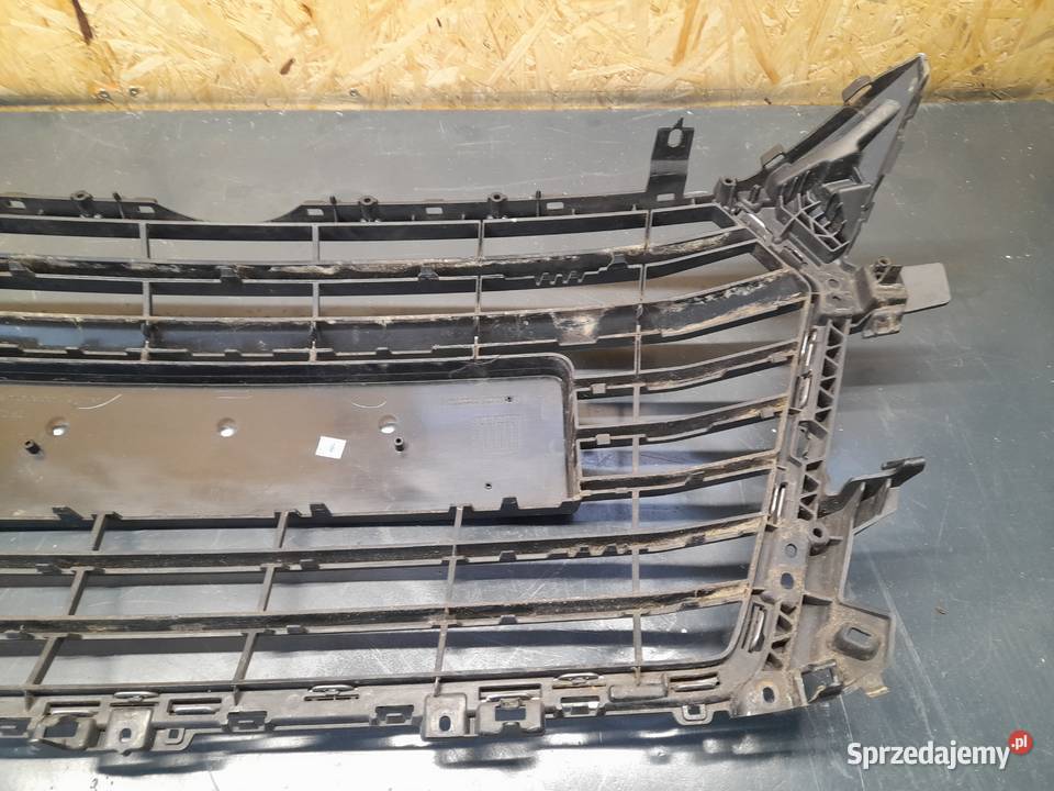AUDI TT TTS S LINE ATRAPA GRILL 8S0853651 sprzedam