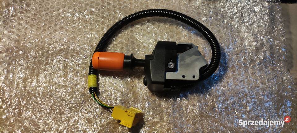 DŹWIGNIA REWERSU VALTRA VERSU DIRECT łódzkie Kutno