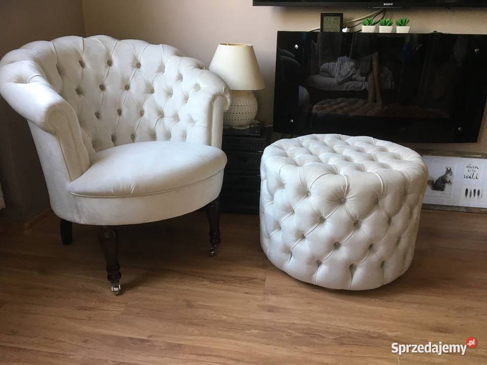 Elegancki pikowany fotel Chesterfield
