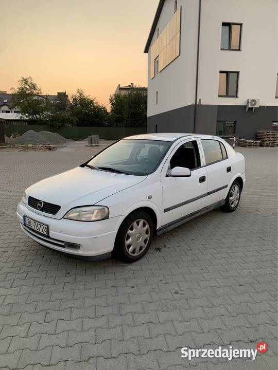 Opel Astra 14 benzyna hak długie opłaty Biłgoraj