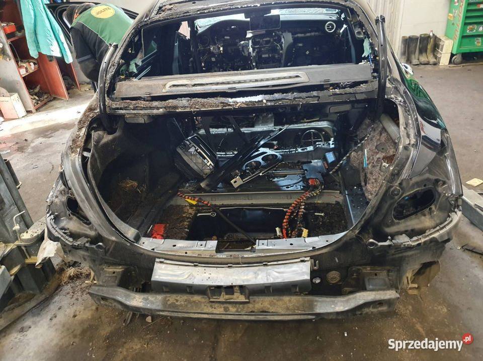 PAS TYLNY WANNA MERCEDES C W205 4MATIC sprzedam