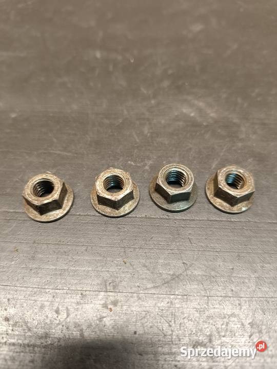 Nakrętka szpilki cylindra cylinder silnik części sprzedam