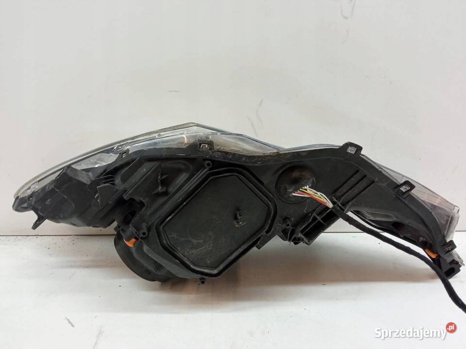 LAMPA PRZÓD PRAWA EU E18 8111002E21 Toyota Auris osobowe sprzedam