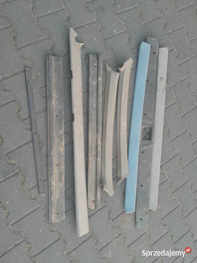 nissan terrano 1 tapicerka plastiki niebieskie Czajków