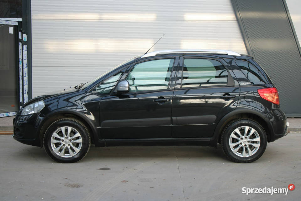 Suzuki SX4 BezwypadkowyBogate wyposazenienowa czarny Samochody osobowe