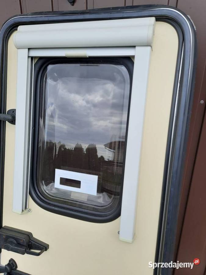 Drzwi do przyczepy kempingowej kampera Skokowa