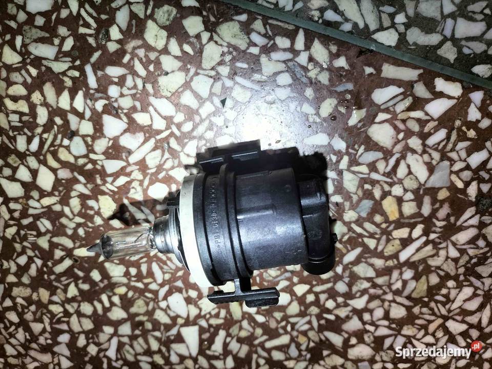 Uchwyt żarówki świateł drogowych BMW E46 Czarna osobowe Lampy przednie Poręba sprzedam