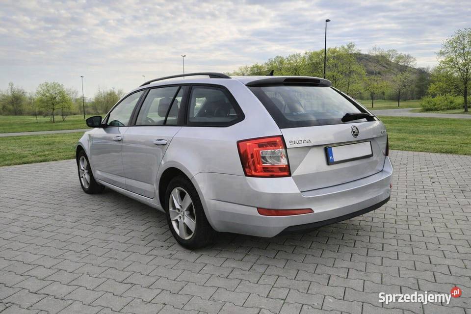 Skoda Octavia III 16 TDI diesel 105 kombi welurowa tapicerka