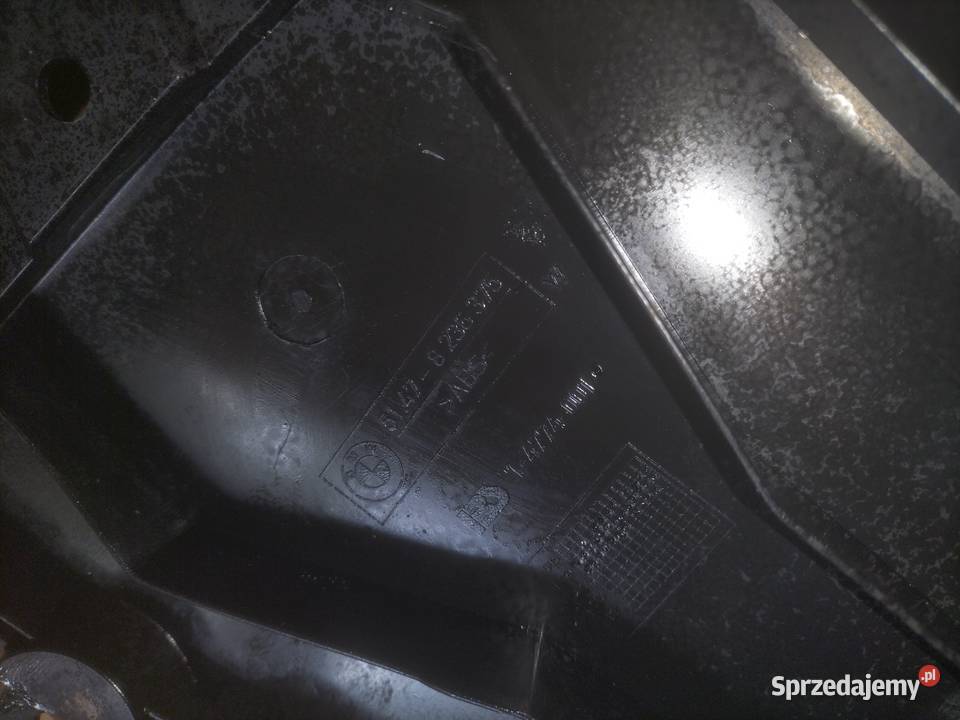 Podkładka wykładziny bagaznika lewej stronie BMW osobowe Poręba