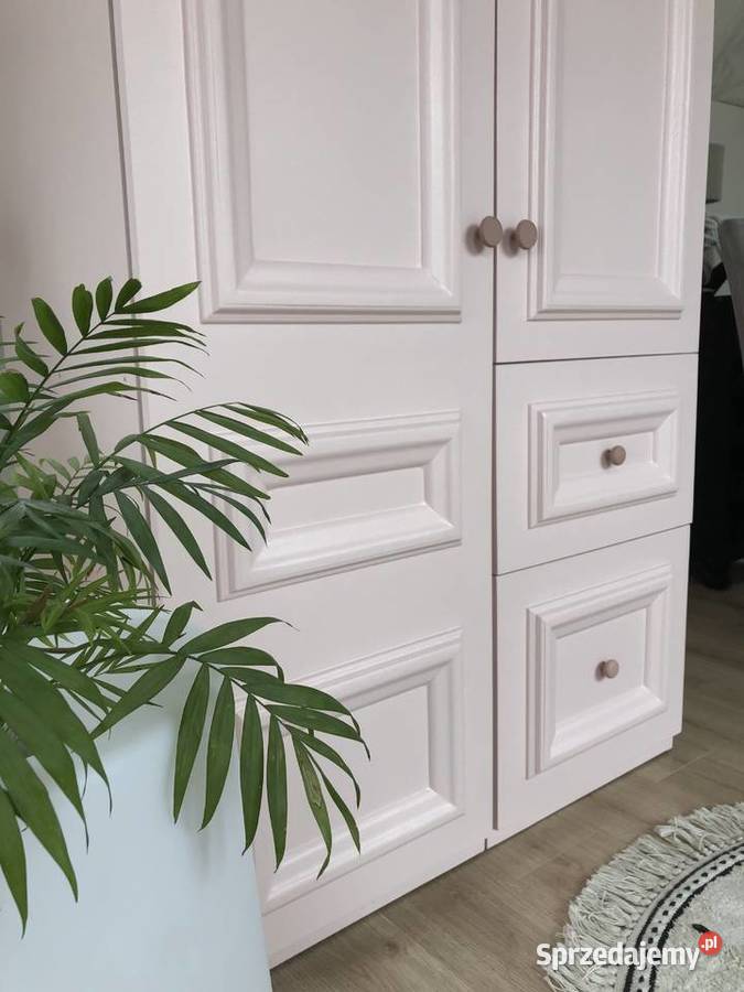 Różowa klasyczna szafa z szufladami ponadczasowa Brzuśnik